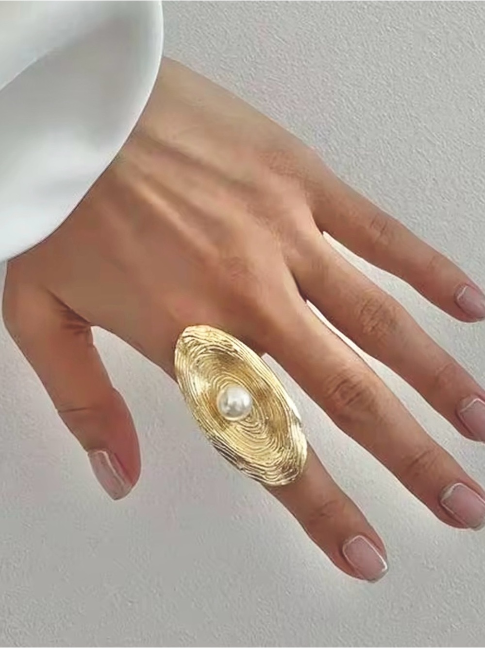Gold Statement Pearl Oval Ring